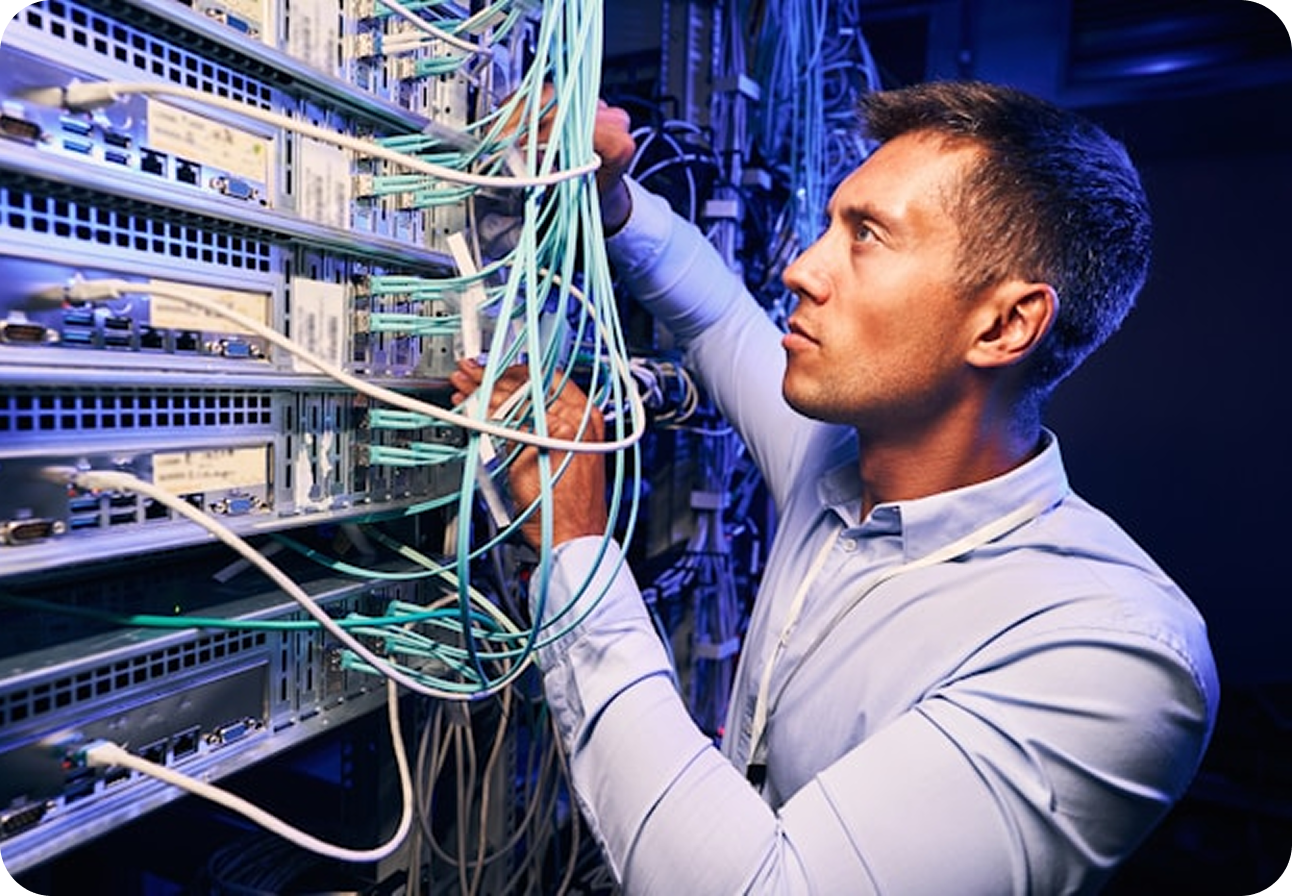 n8n selbst hosten: Helm-Chart, Docker Compose und AI-Workflows